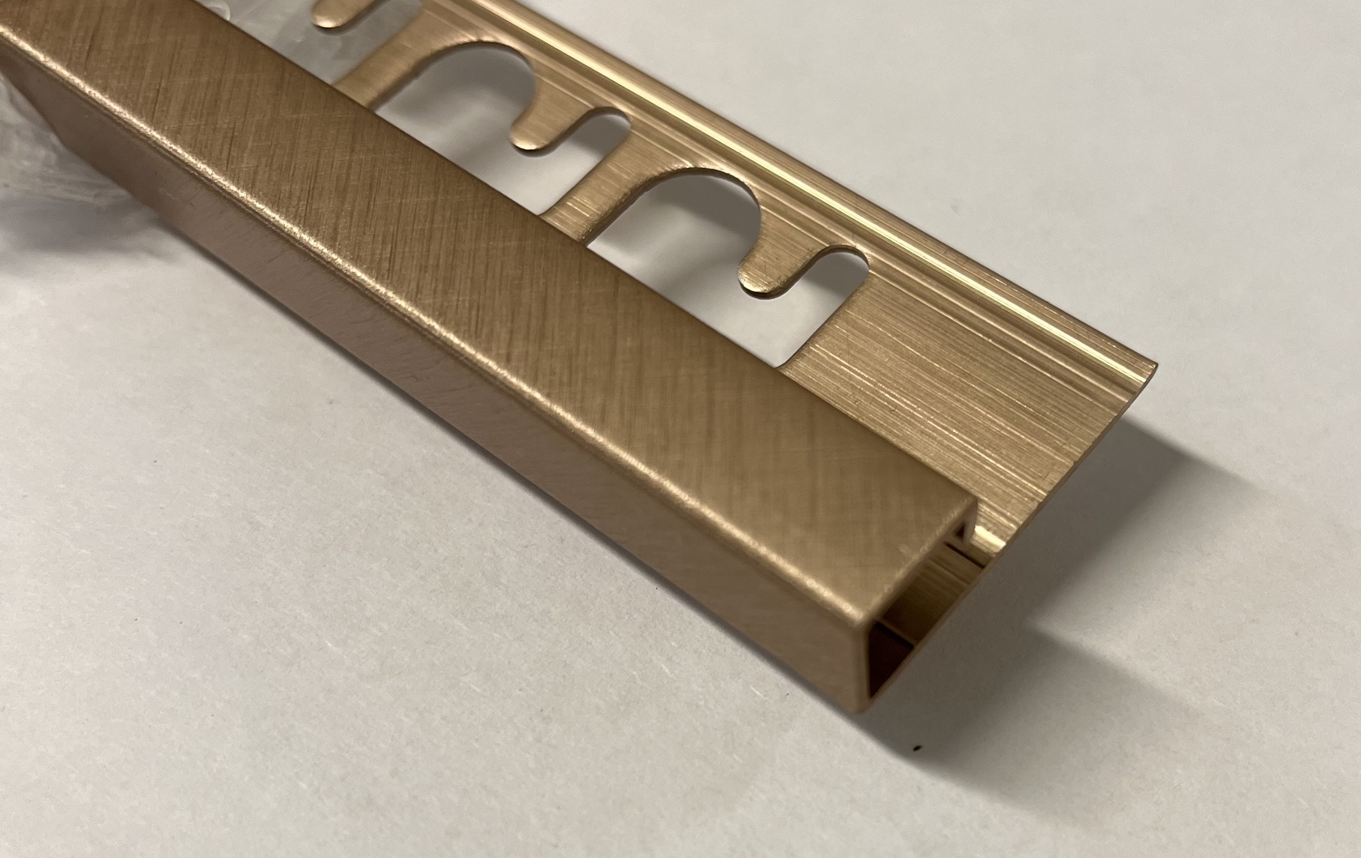 PJQSRX 10 - Профиль PROJOLLY SQUARE H= 10 мм, алюминий крацованный, цвет медь TILTEX, длина 2700 мм