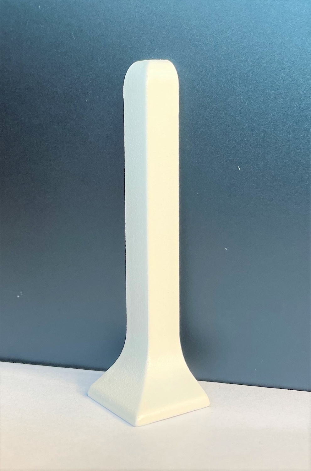 Наружный угол для плинтуса PL 60.3000.010, H=60 мм, алюминий окрашенный, цвет былый муар