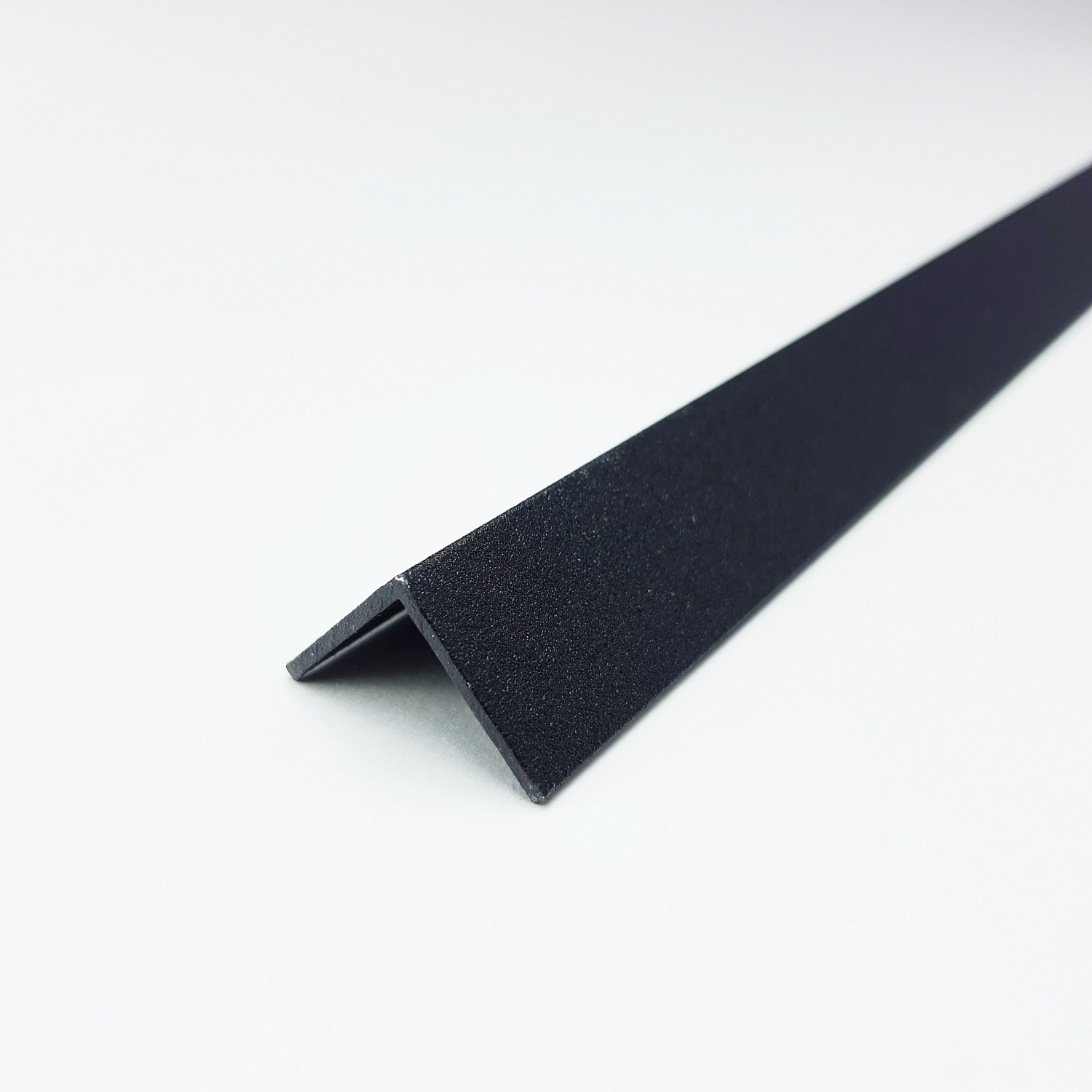 Уп 15-27.2700.515 Профиль угловой 40х40 мм, длина 2700 мм, алюминий окрашенный, цвет черный