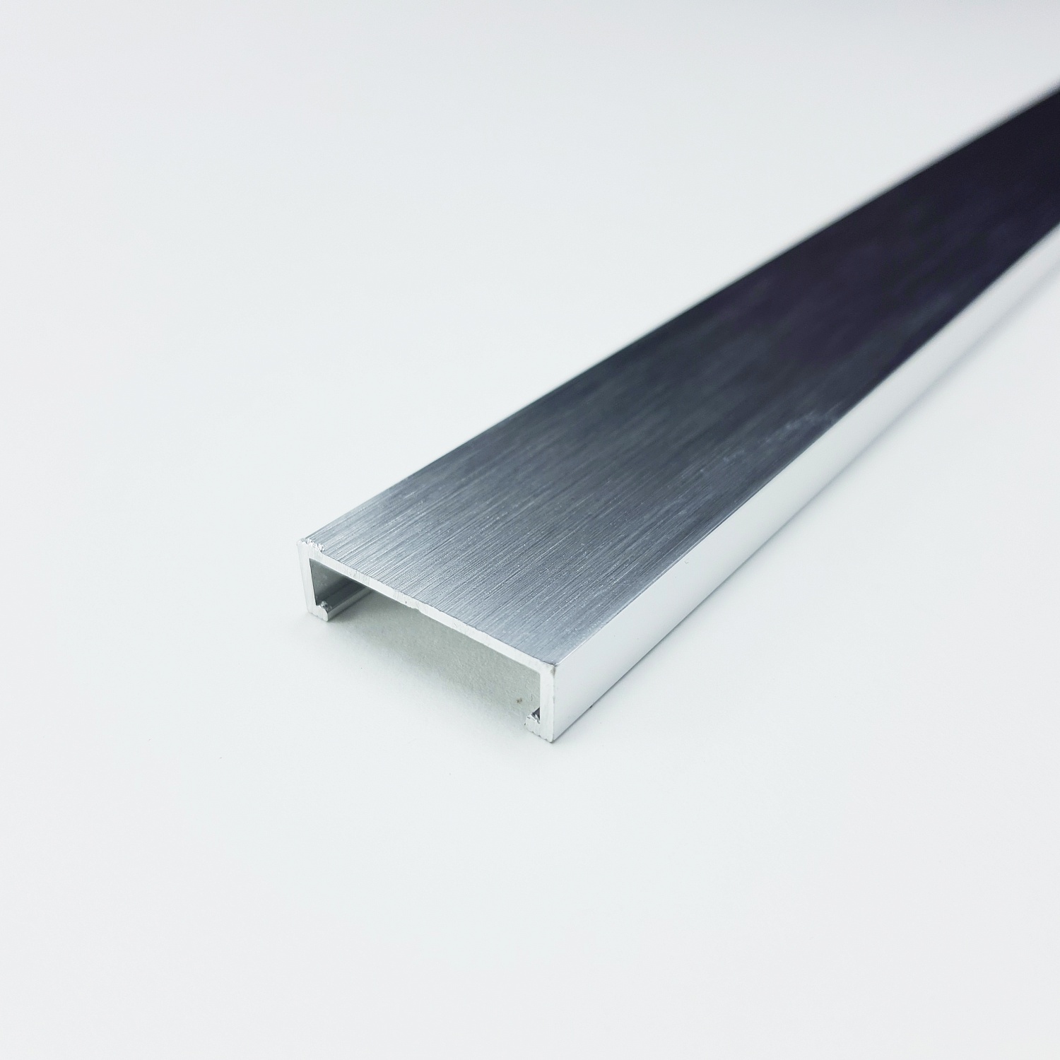 PLTPBS 25 П-образный профиль PROLISTEL P ALL H= 25 мм, алюминий крацов, цвет серебро, длина 2700 мм