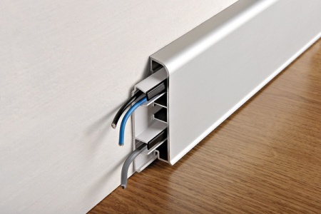 PKAA 80 Плинтус с кабель-каналом PROSKIRTING 16х80 мм, алюм анодирован, цвет серебро, длина 2000 мм