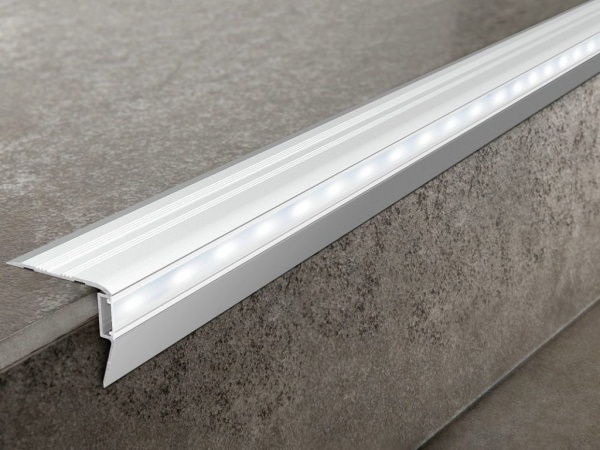 PTRLEDAA 5040+PIAL 17 Профиль PROSTAIR LED с LED 52,5х43,5мм, алюм анод, цвет серебро, длина 2700 мм