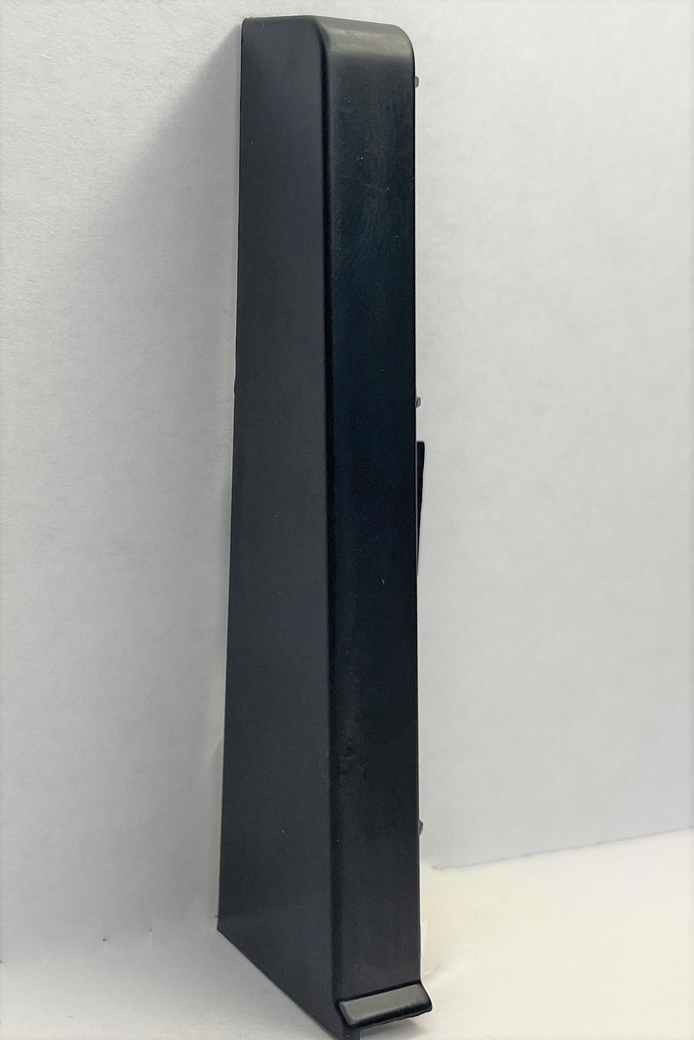 Заглушка для плинтуса ПВХ HI-LINE PRESTIGE Cezar, цвет матовый 090 (левая+правая)