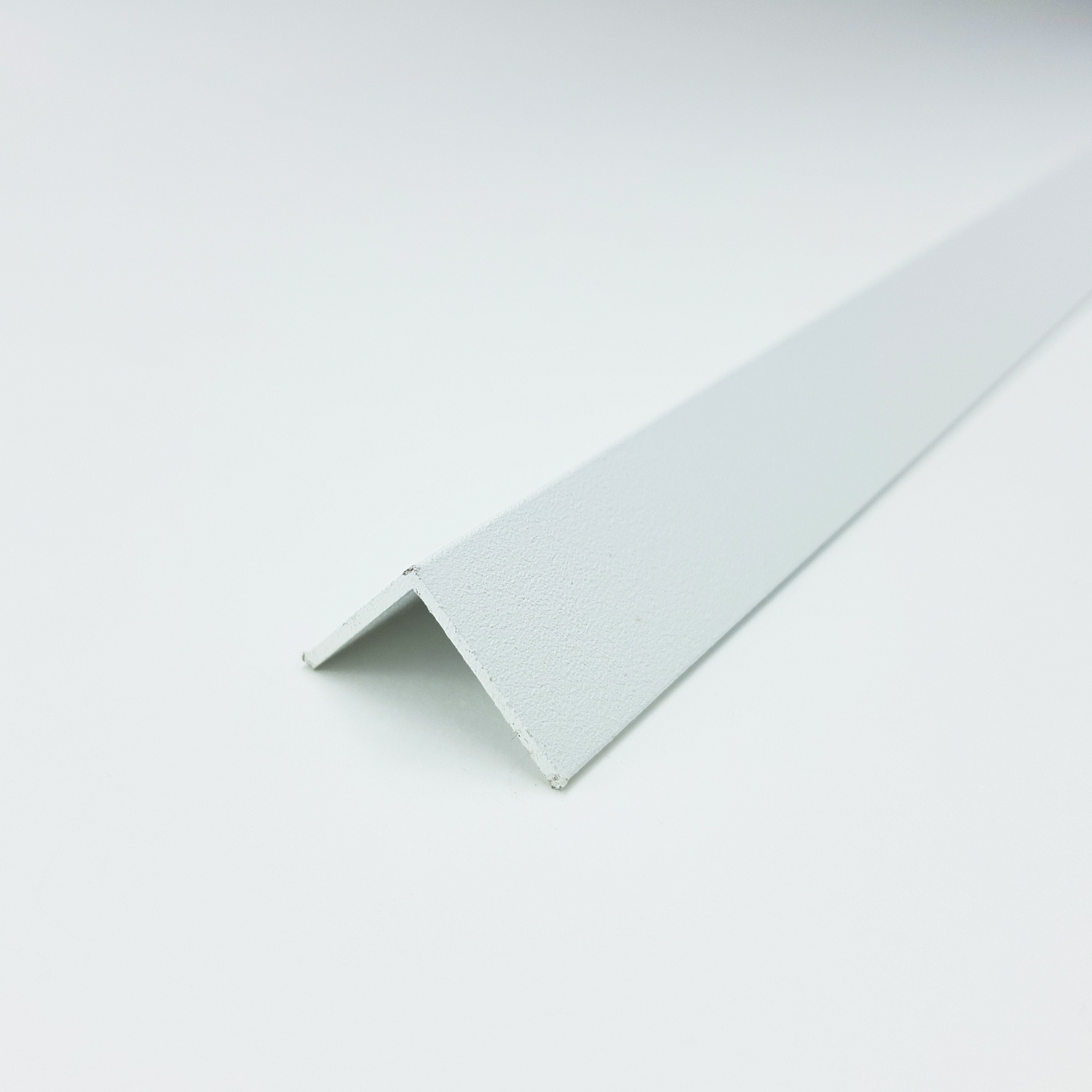 Уп 01-27.2700.516 Профиль уголок 10х10 мм, алюминий окрашеный, цвет белый, длина 2700 мм