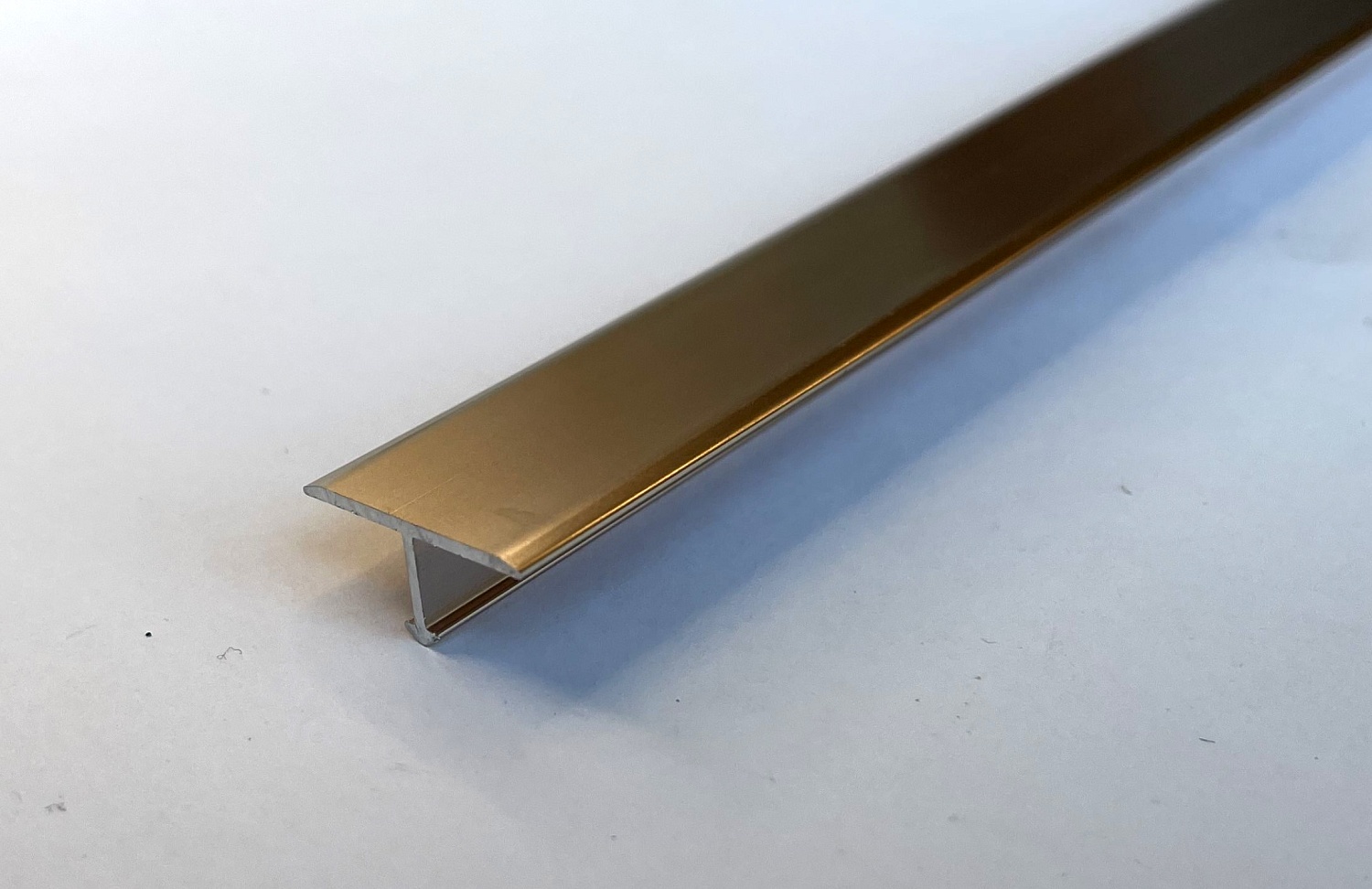 ПТ-18 Т-образный профиль 18 мм, алюминий глянец, цвет графит, длина 2700 мм