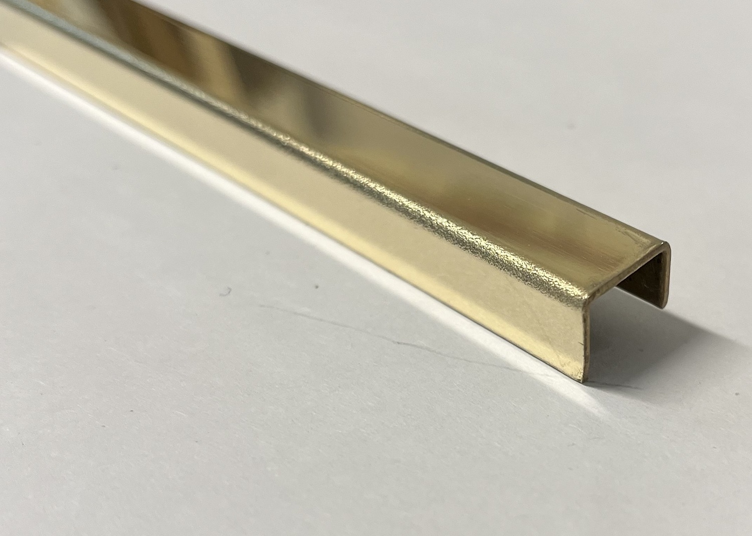 ZBU 10х12х10 (LP) П-образный профиль 10х12х10 мм, полированная латунь, длина 2700 м